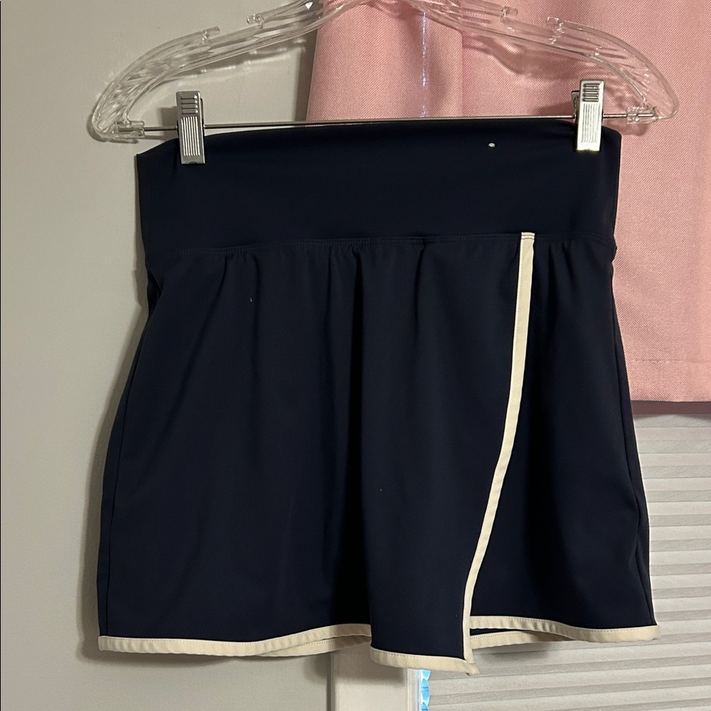 Old Navy Navy Blue Skort with Cream Trim